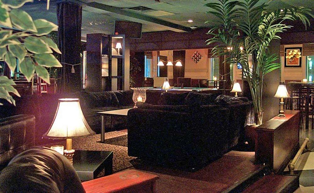 Ambassador Hotel 서드베리 외부 사진