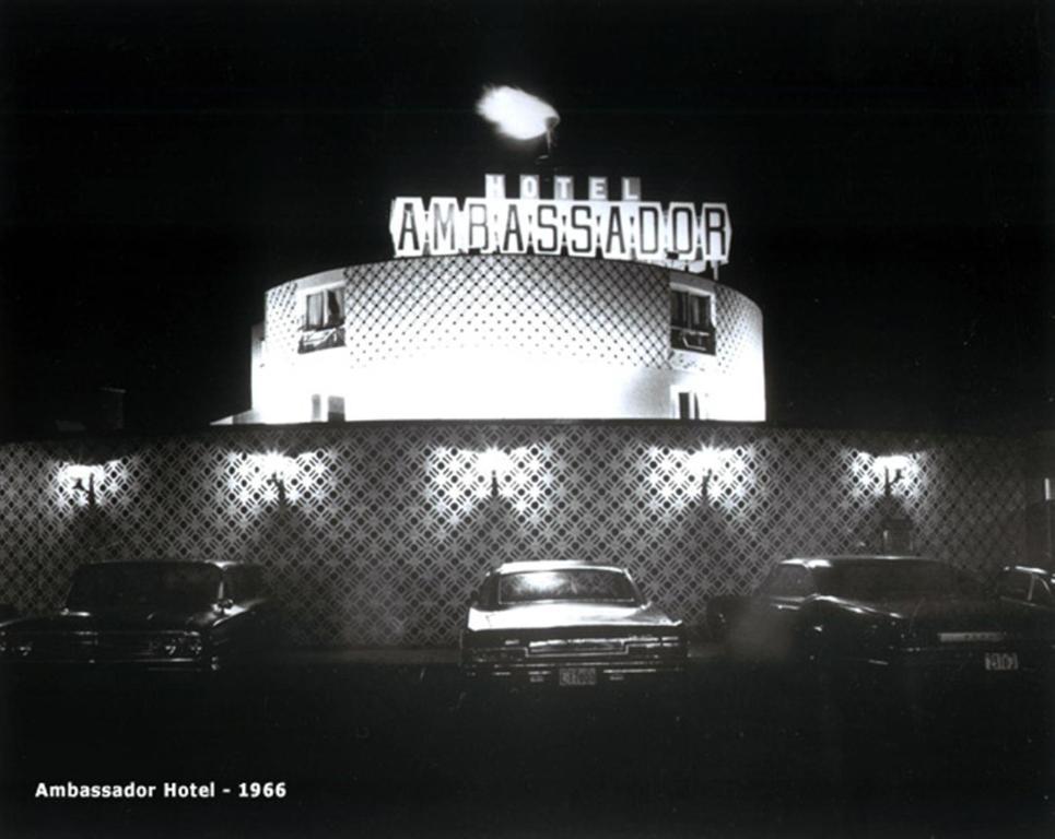 Ambassador Hotel 서드베리 외부 사진