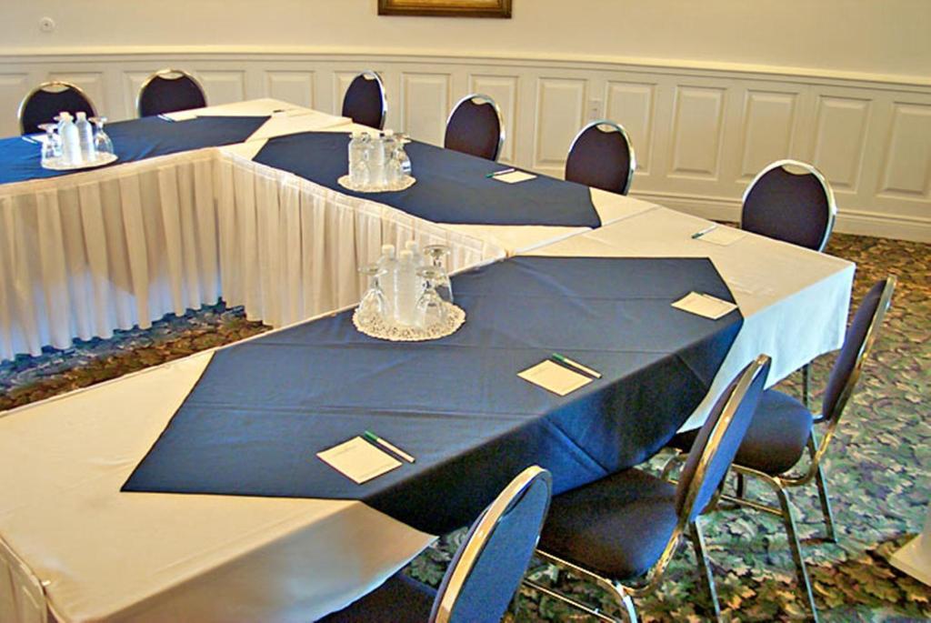 Ambassador Hotel 서드베리 외부 사진