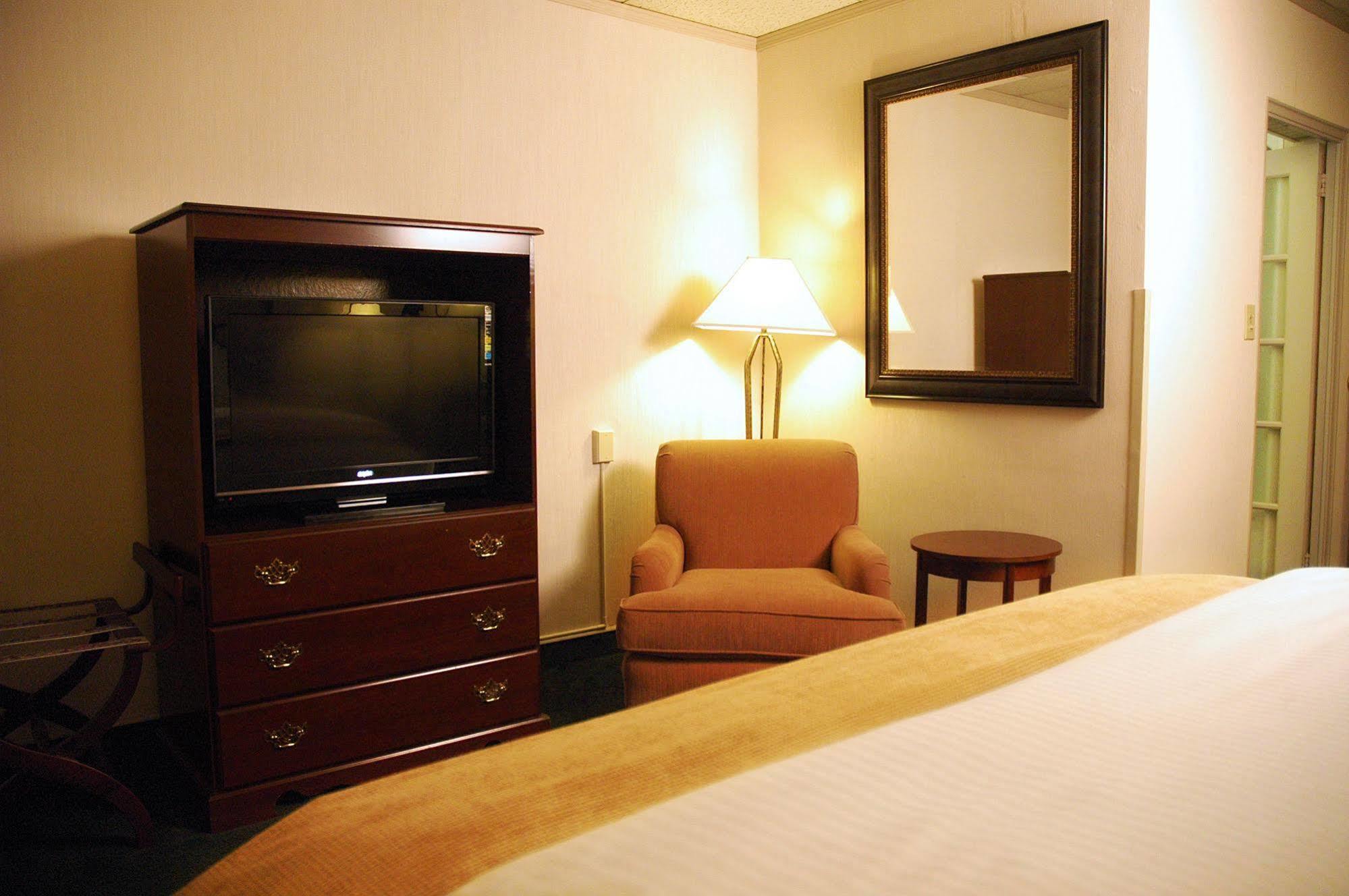 Ambassador Hotel 서드베리 외부 사진