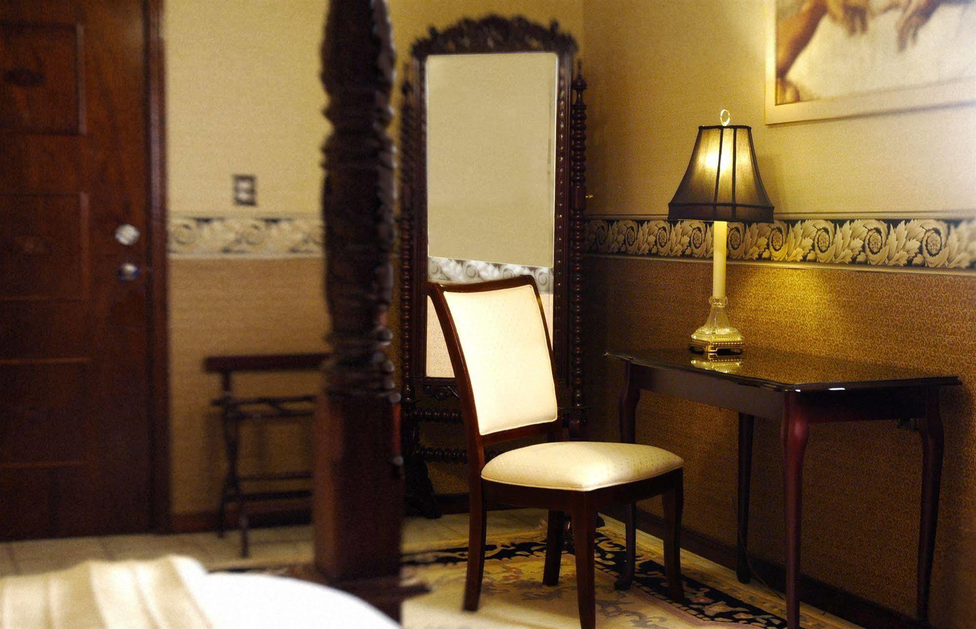 Ambassador Hotel 서드베리 외부 사진