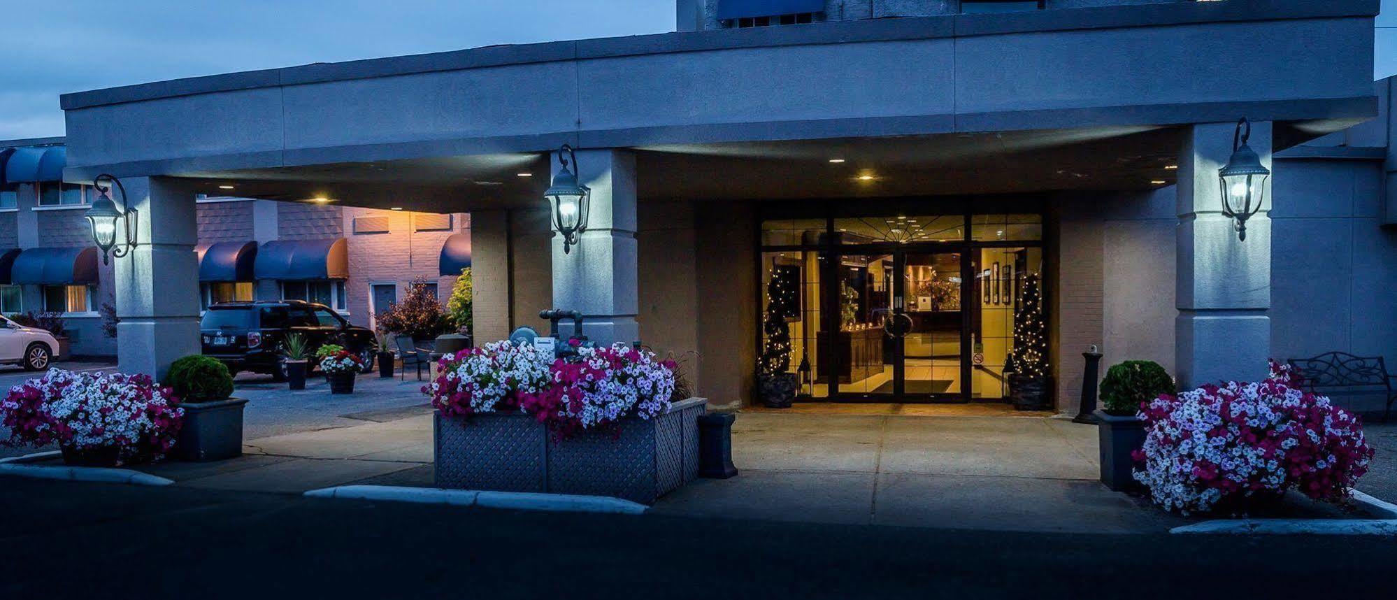 Ambassador Hotel 서드베리 외부 사진
