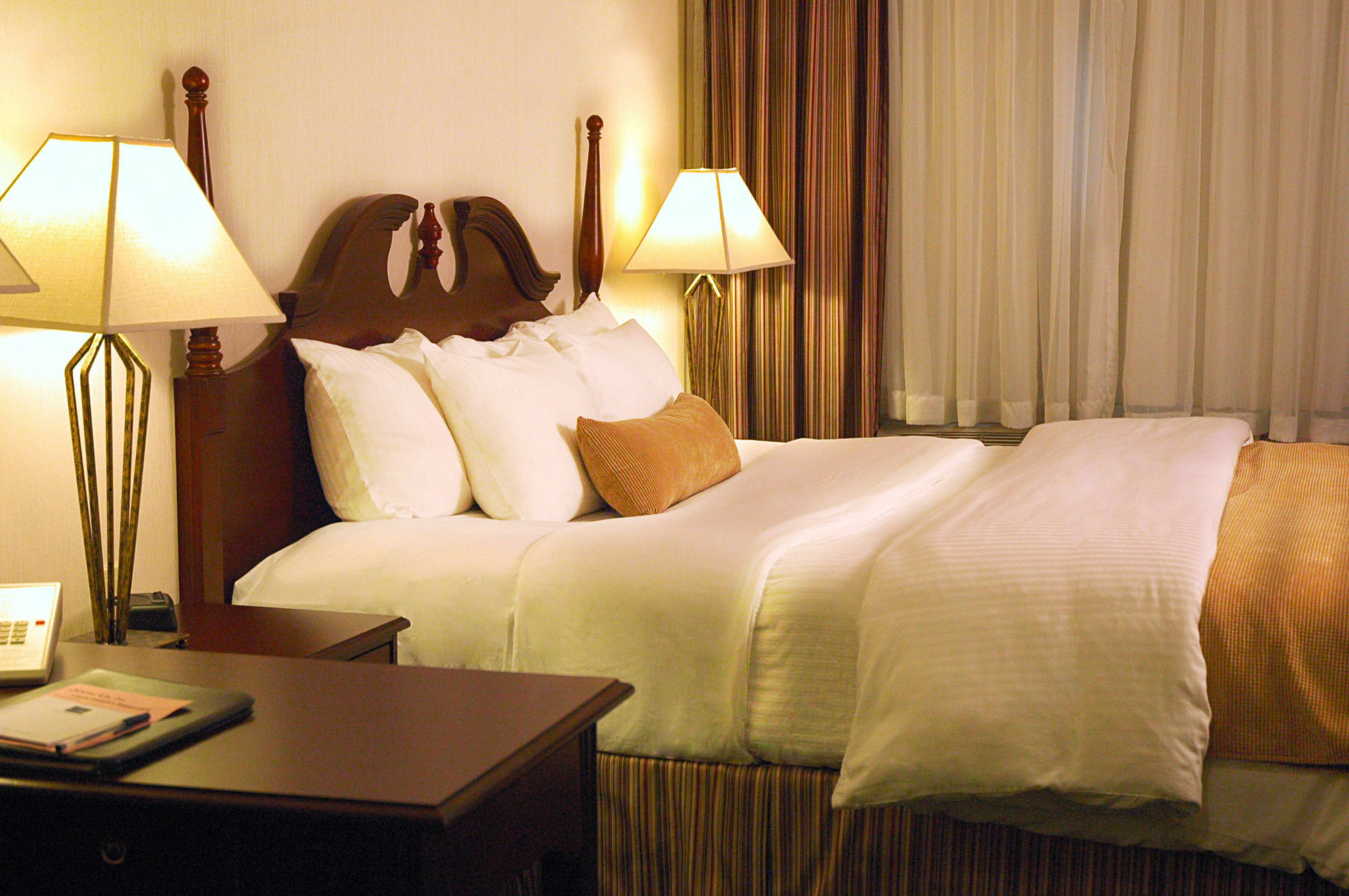 Ambassador Hotel 서드베리 외부 사진
